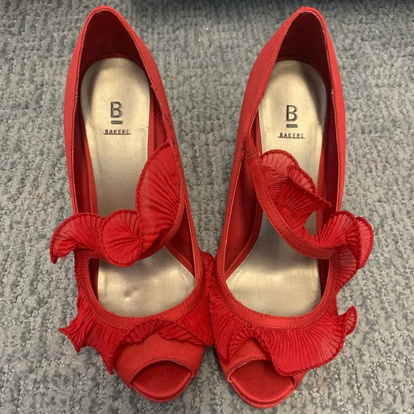 Red platform heels - Picture 2 of 4